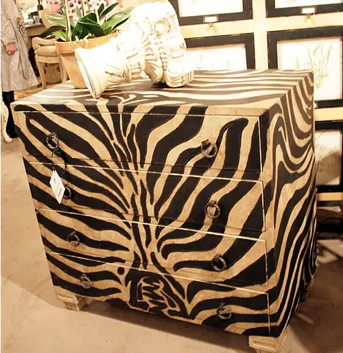 meuble peint zebra