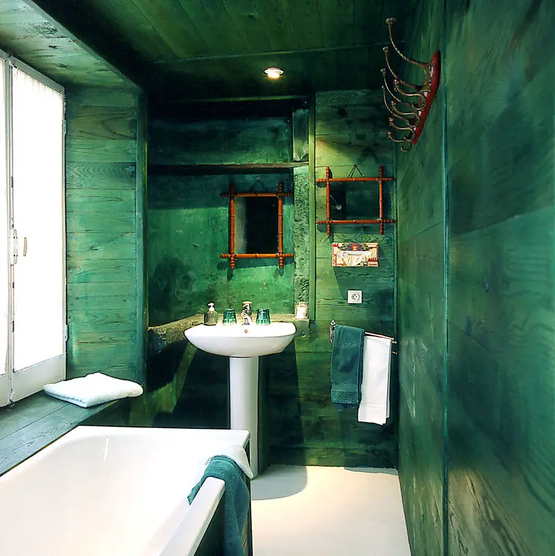 salle de bains bois vert