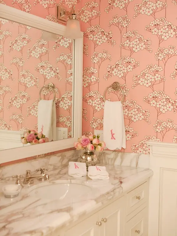 salle de bain pale rose