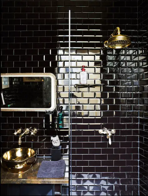 Carrelage mural noire salle de bain