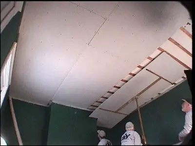 Pose du  placo au plafond