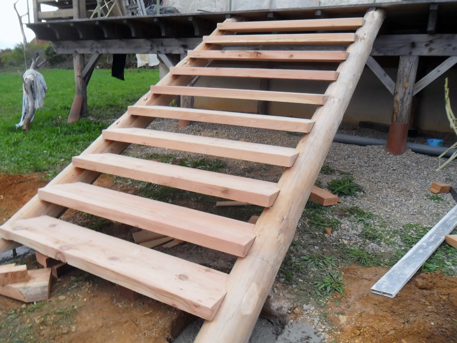 Des id es d escalier en bois pour le jardin  BricoBistro
