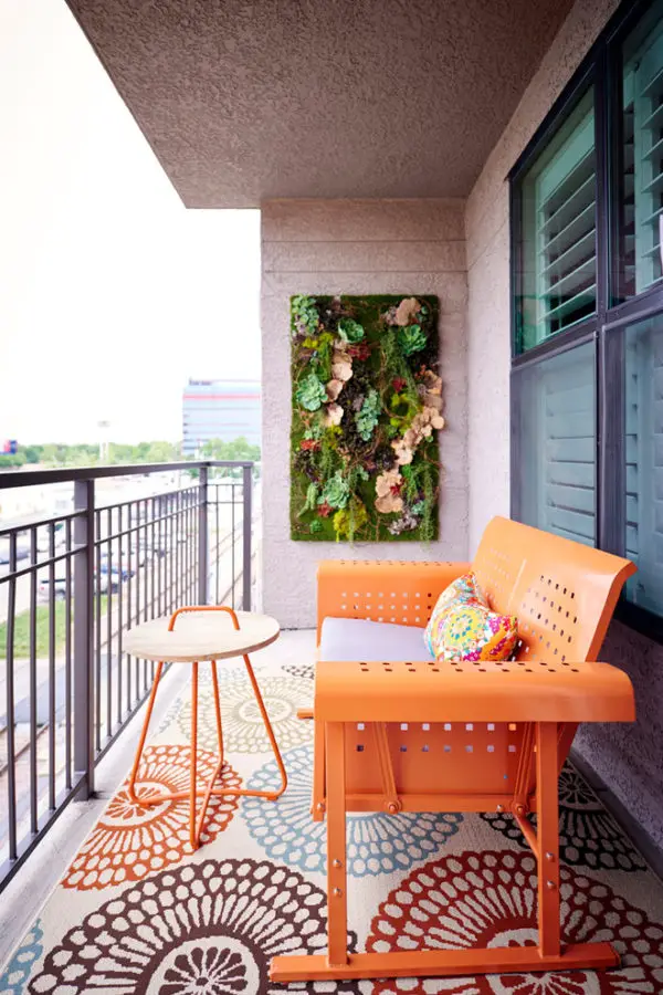 décorer un petit balcon avec mur végétal