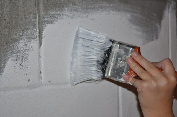 peindre les murs du sous-sol